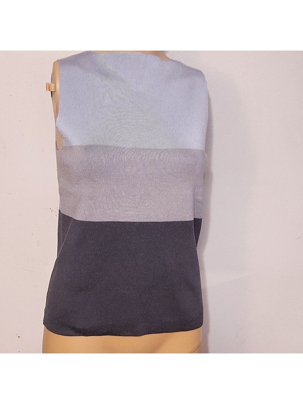 The Limited Stretch Top Sz L NWT